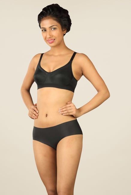 Triumph Black Solid Sports Bra