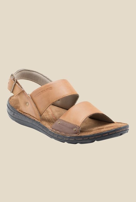 Red tape discount sandals tata cliq