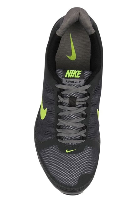 nike revolve 2 grey