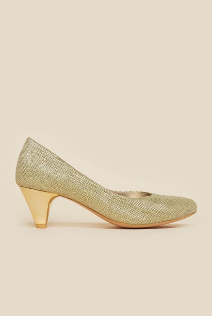 Gold slip hot sale on pumps