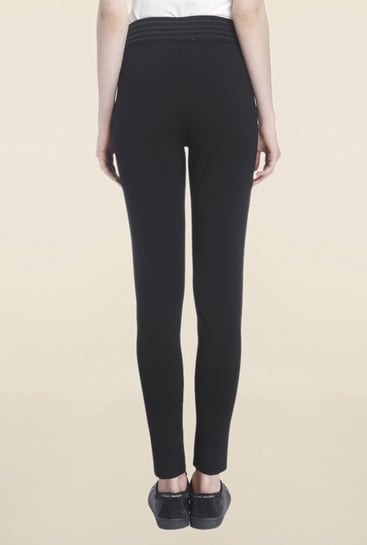 suspendere Sanders oprindelse Buy Vero Moda Black Solid Jeggings Online at Best Prices | Tata CLiQ