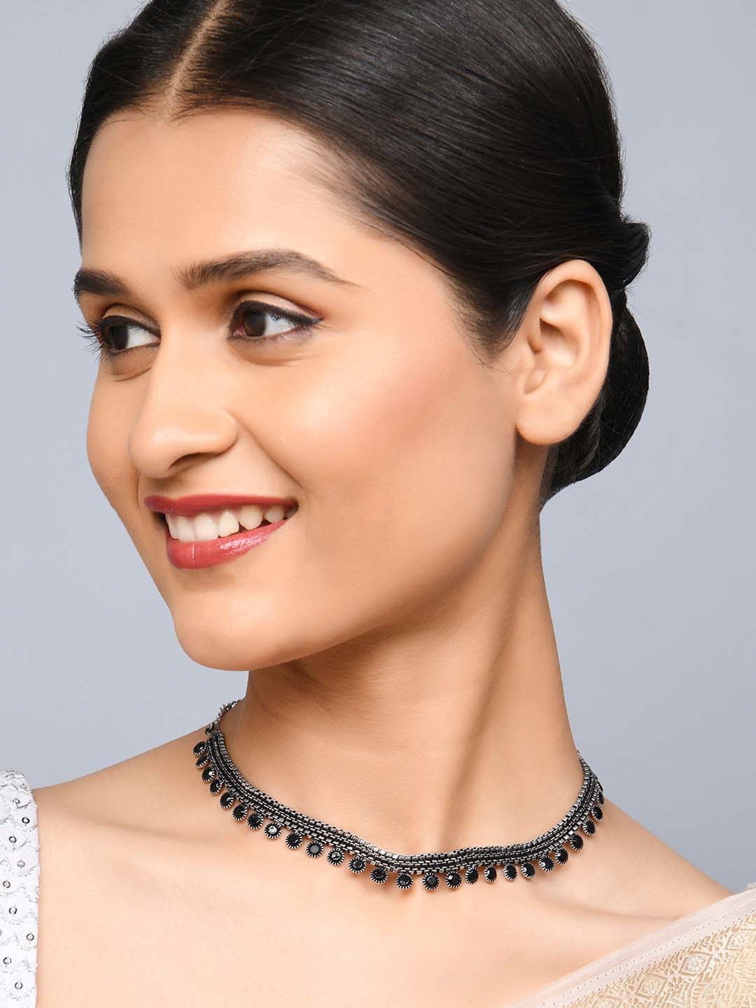 Buy online Black Metal Necklace from Imitation Jewellery for Women by  Richeera for ₹499 at 74% off | 2024 Limeroad.com