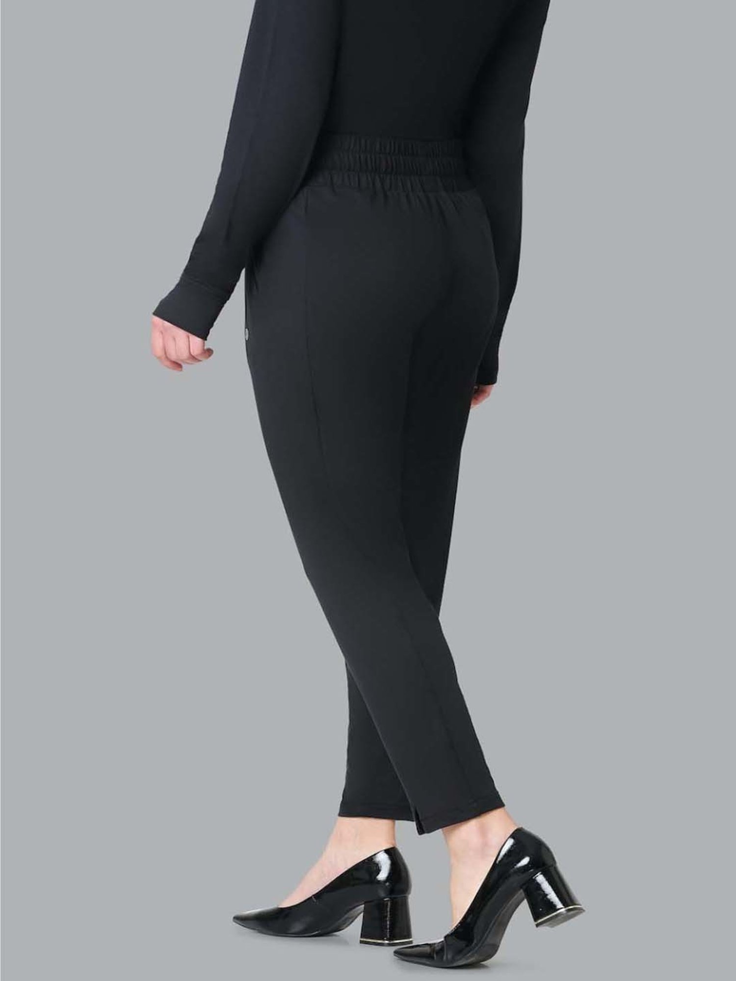 SILVERTRAQ Black Relaxed Fit Leggings