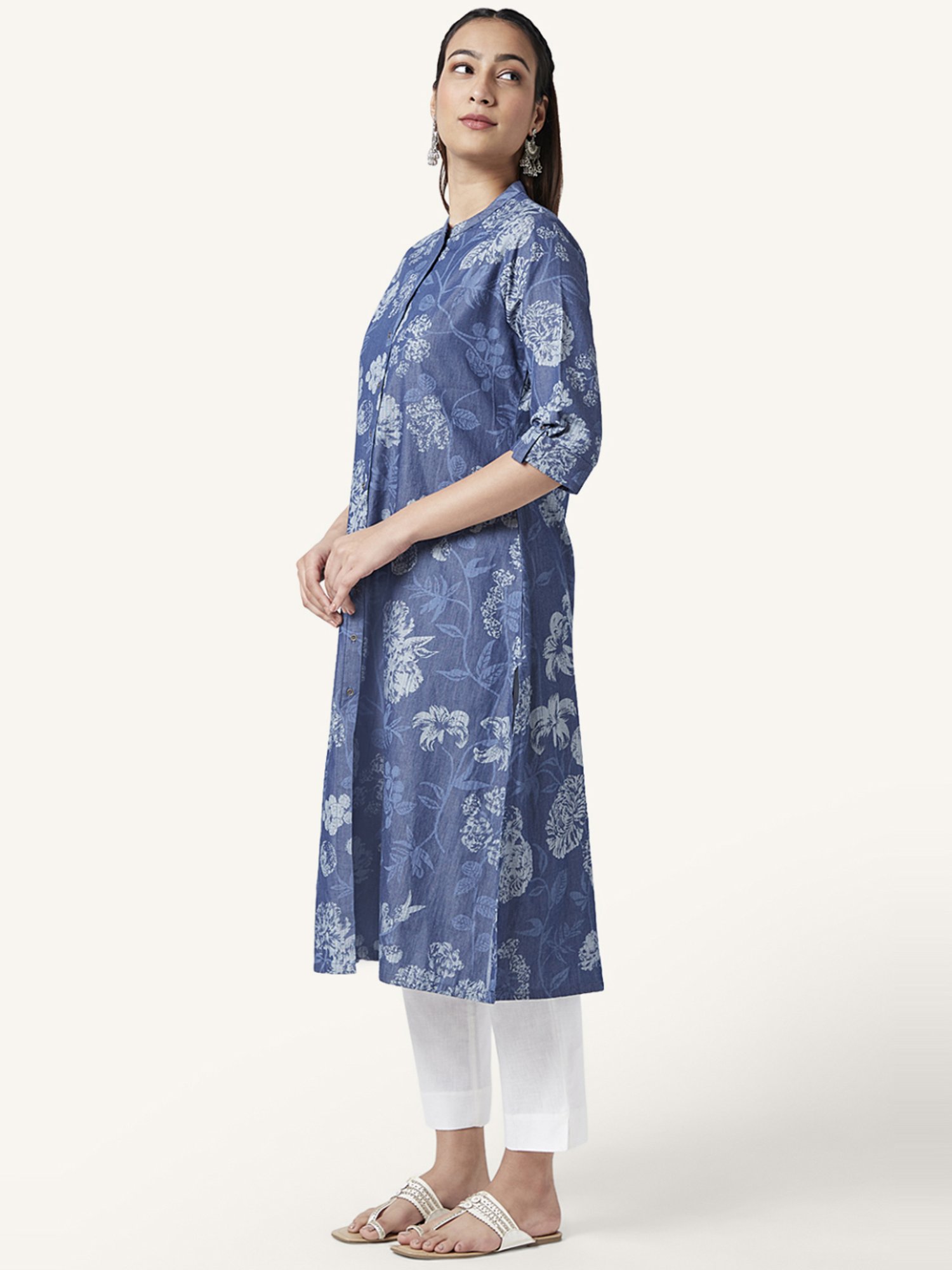 Rangmanch by Pantaloons Teal Blue Embroidered Straight Kurta