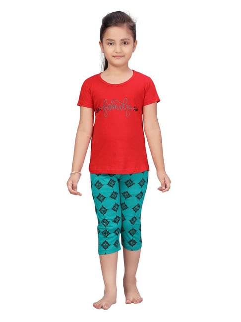 Aarika Girls Red Green Printed T-Shirt with Capris