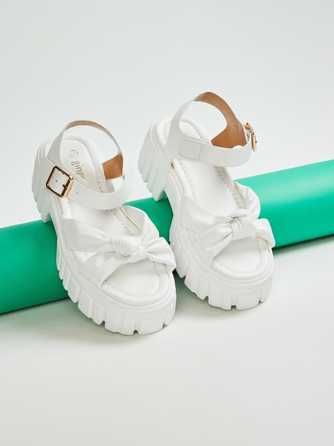 Women's sandals with on sale white rubber soles