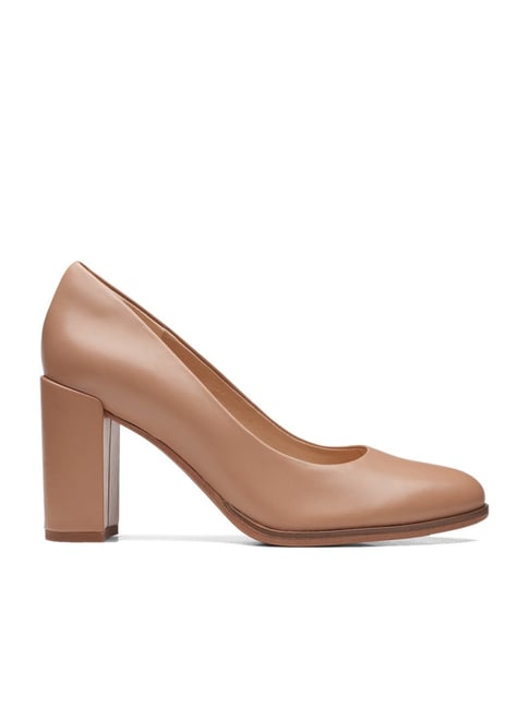 Clarks nude pumps hotsell