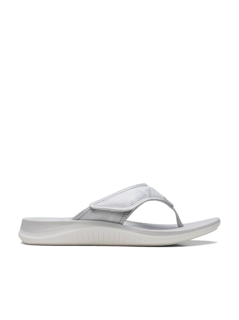 Clarks silver flip outlet flops