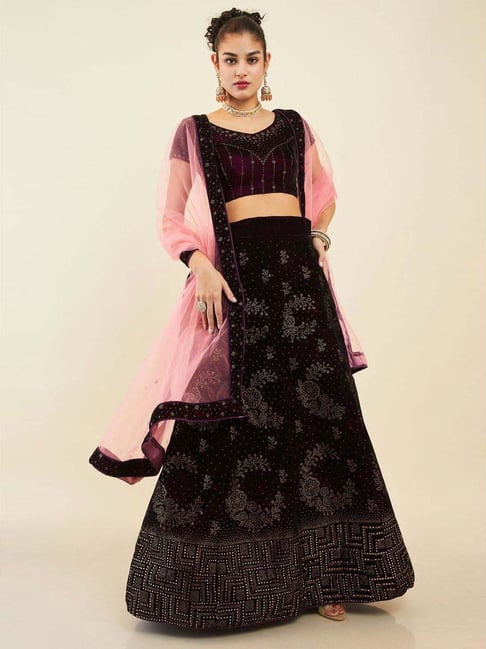 Buy online Truebrowns Black Silk Blend Skirt With Pink Blouse Lehenga Set  from ethnic wear for Women by Truebrowns for ₹2339 at 57% off | 2024  Limeroad.com