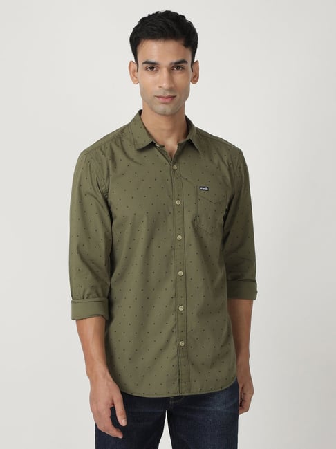 Wrangler olive hot sale green shirt