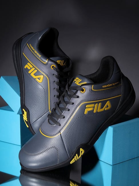 Fila toe on sale sneakers