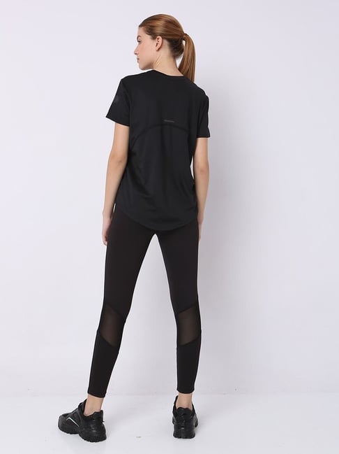 SILVERTRAQ Black Relaxed Fit T-Shirt