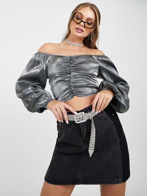 Styli Sweetheart Neck Metallic Shiny Fitted Blouse