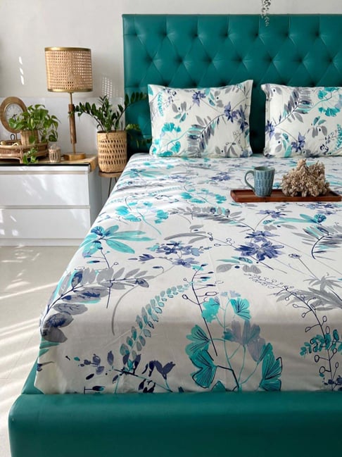 Urban Space Teal Blue & White Cotton 200 TC Double Bedsheet with 2 Pillow Covers