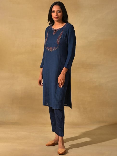 W discount woollen kurtis