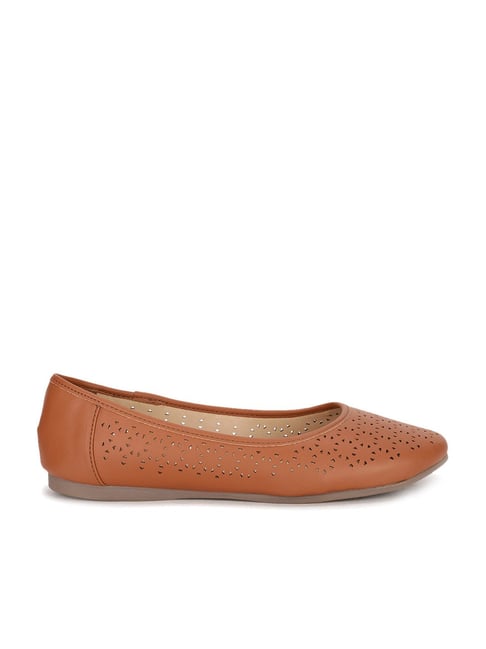 Bata Women's Tan Flat Ballets