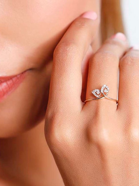 Round Women's Casual Wear Ladies Diamond Ring, Weight: 6.5gm, Size: 21mm at  Rs 44500 in Kanpur