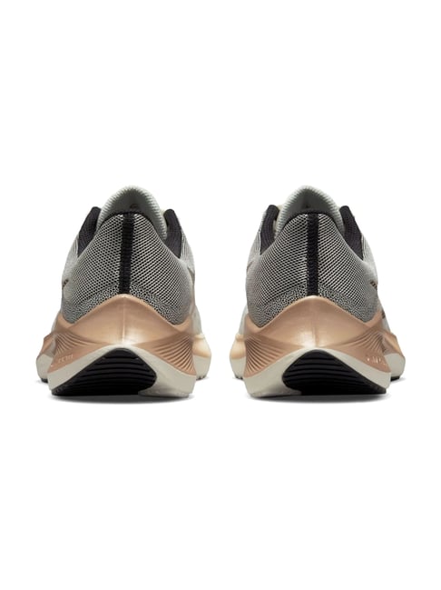 Nike Women's ZOOM WINFLO PRM White Running Shoes