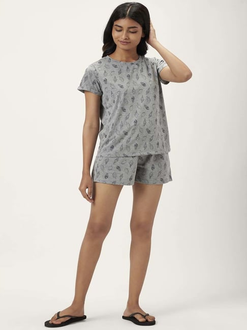 Pyjama top best sale and shorts