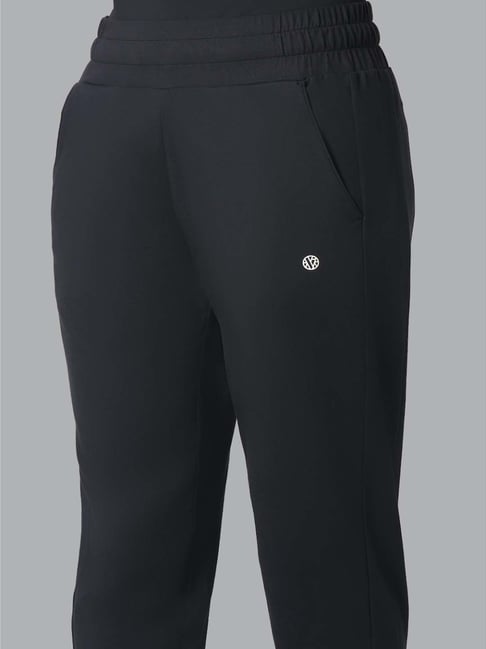 SILVERTRAQ Black Relaxed Fit Leggings