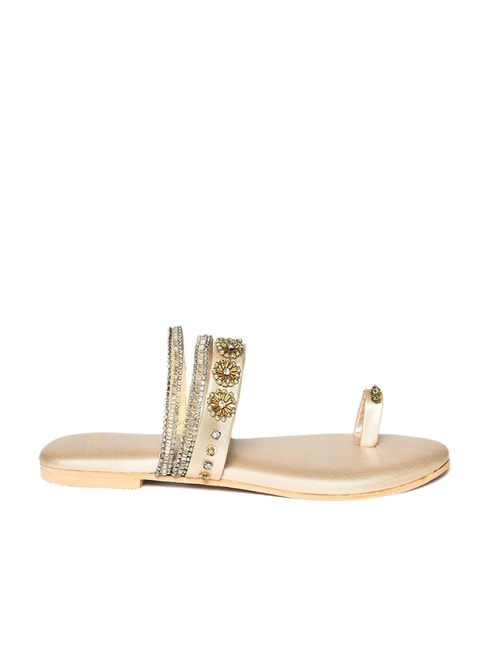 Aggregate 77+ gold toe ring sandals latest