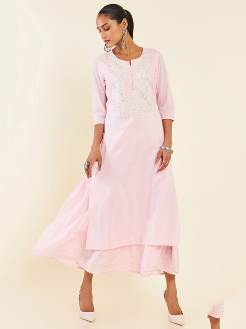 Cotton Chikankari Embroidery Kurta And Leggings Set In Pink Colour -  GK4351909