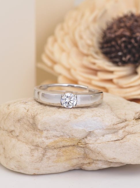 A Guide to Solitaire Diamond Engagement Rings - Mintly