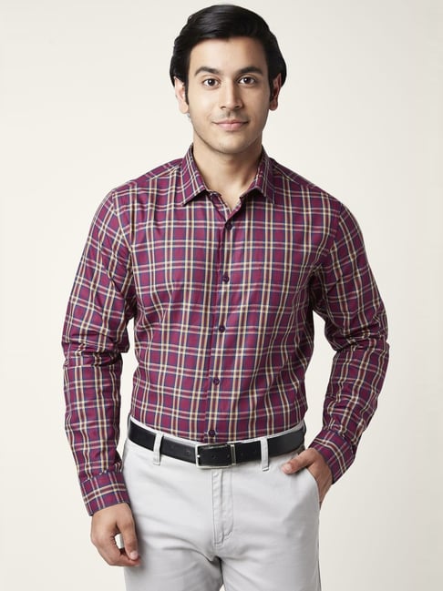YU by Pantaloons Burgundy Cotton Slim Fit Checks Shirt-picture-25
