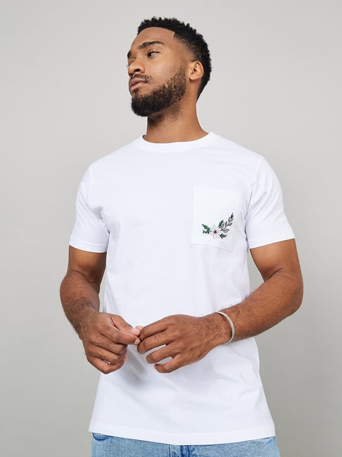 Embroidered pocket t-shirt