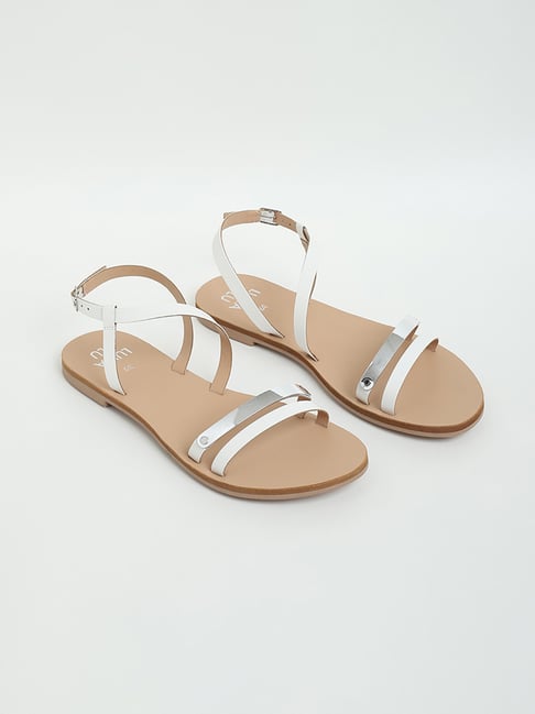 LUNA BLU by Westside Tan Bead Design Kolhapuri Sandals Price in India, Full  Specifications & Offers | DTashion.com