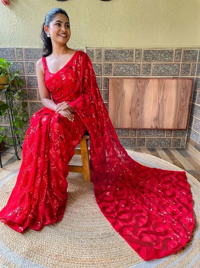 How look red Saree with yellow blouse? - Quora