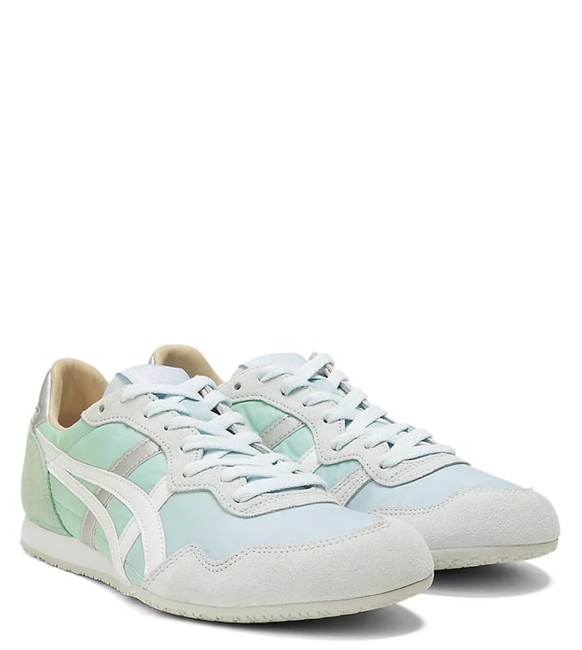 Bangkok, Thailand - March 15, 2023 : New White Shoe From Onitsuka Tiger  Model MEXICO 66 SD. Casual Sneakers. Onitsuka Tiger Is One Of The World  Most Popular Japanese Brands. Stock Photo,