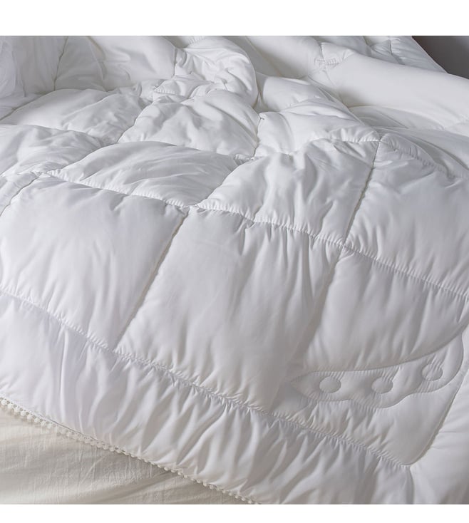 Buy Spread Spain White Lightweight Soyabean Quilt Online Tata CLiQ Luxury