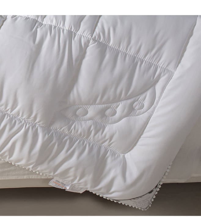 Buy Spread Spain White Lightweight Soyabean Quilt Online Tata CLiQ Luxury