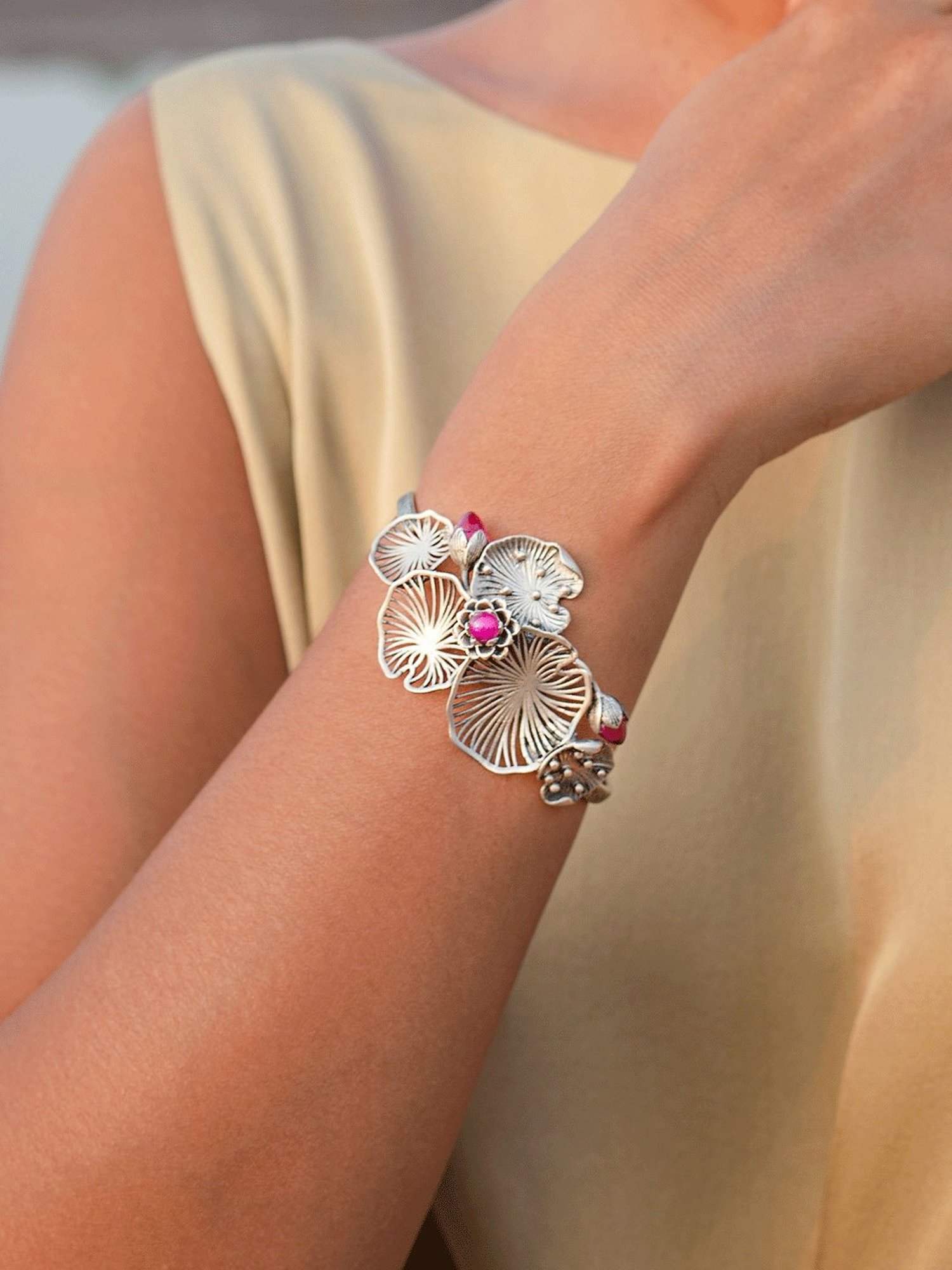 Buy SHAYA BY CARATLANE The Pearl-fect Bracelet in 925 Silver | Shoppers Stop
