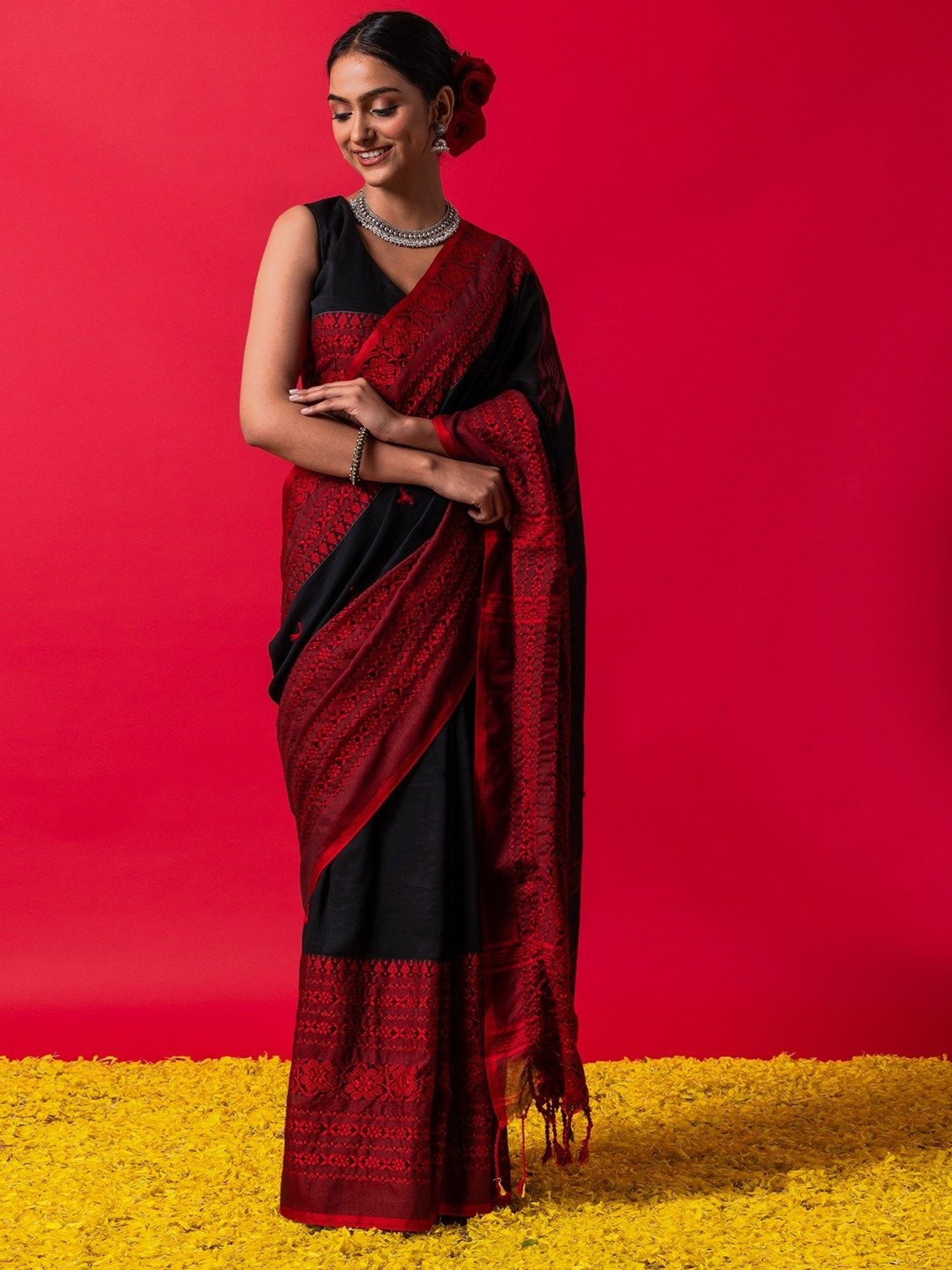 Buy Black Red Handwoven Cotton Jamdani Saree - Raatkali Ki Khwab – Resham  Suti