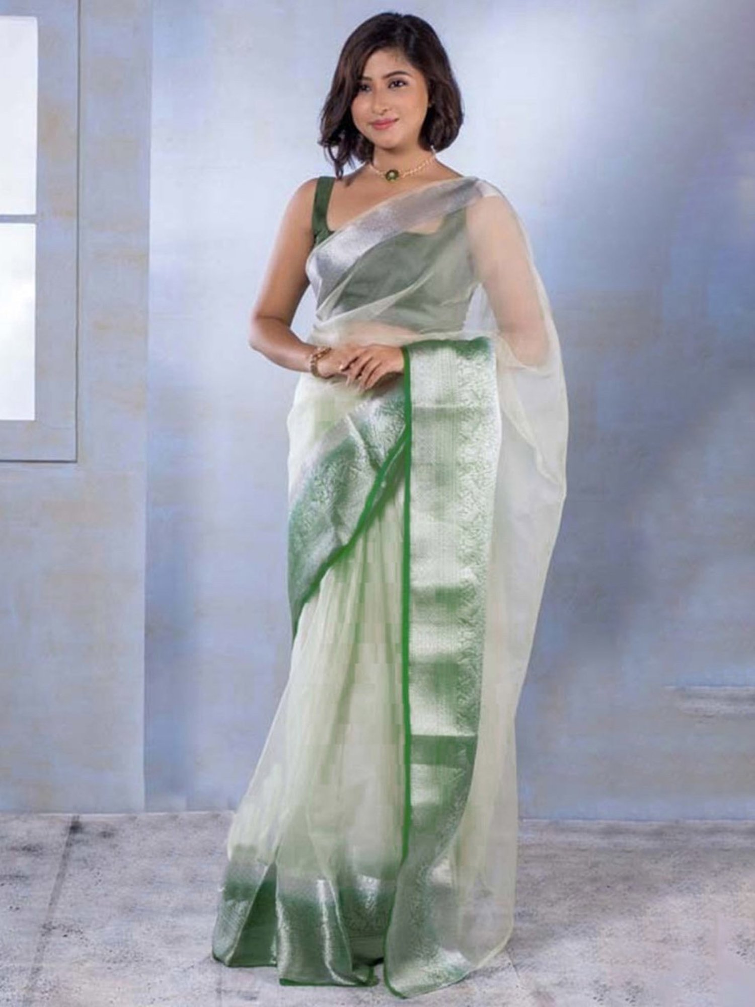 Off white silk saree with blouse 1305