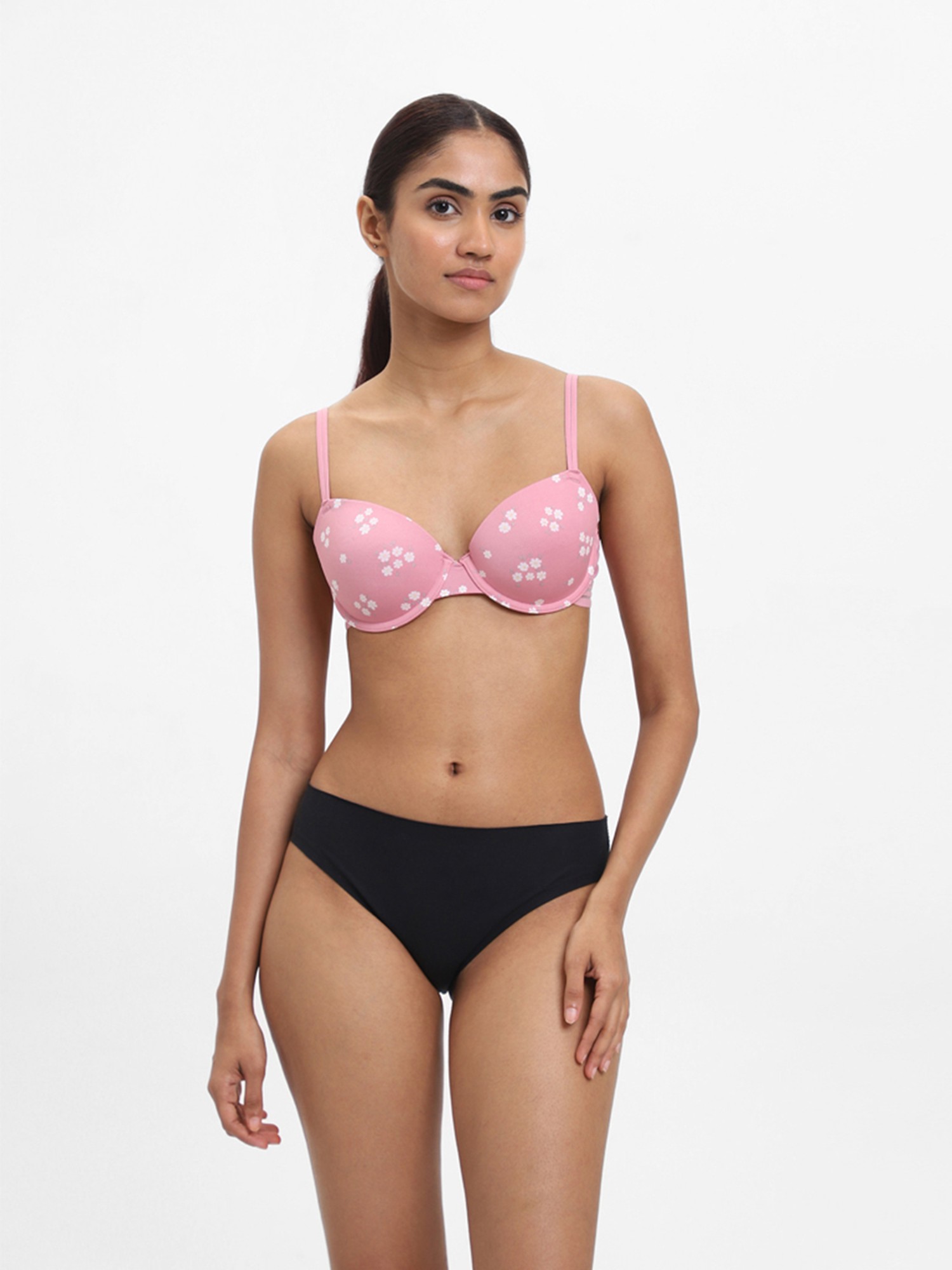 Wunderlove by Westside Pink Floral Non-Padded Bra Price in India, Full  Specifications & Offers
