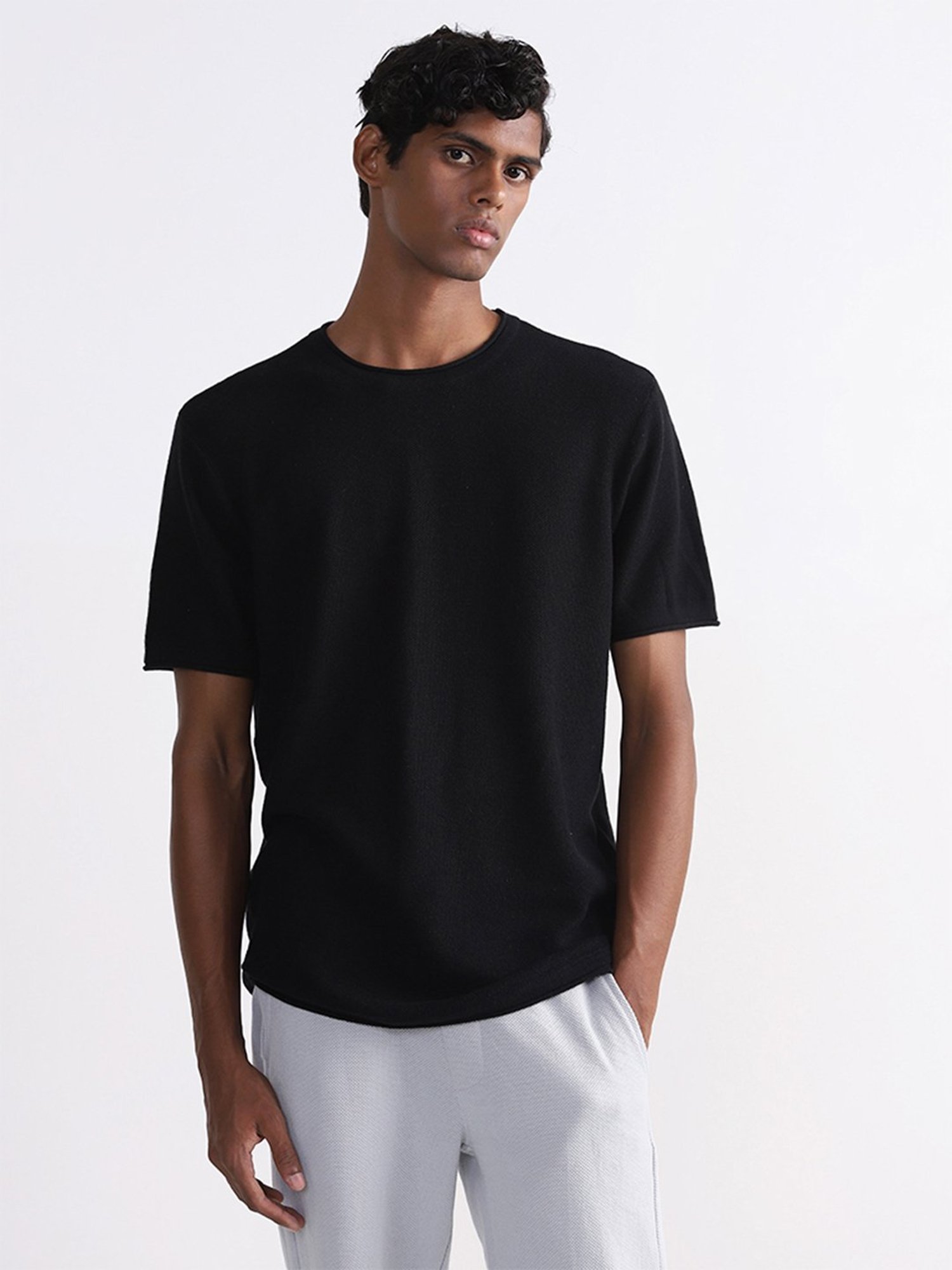 ETA by Westside Solid Black Slim Fit T-Shirt