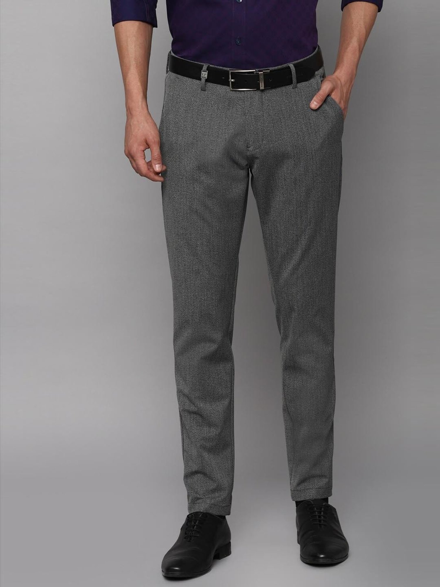 Buy Men Grey Slim Fit Check Flat Front Leisure Sport Trousers Online -  480440 | Louis Philippe