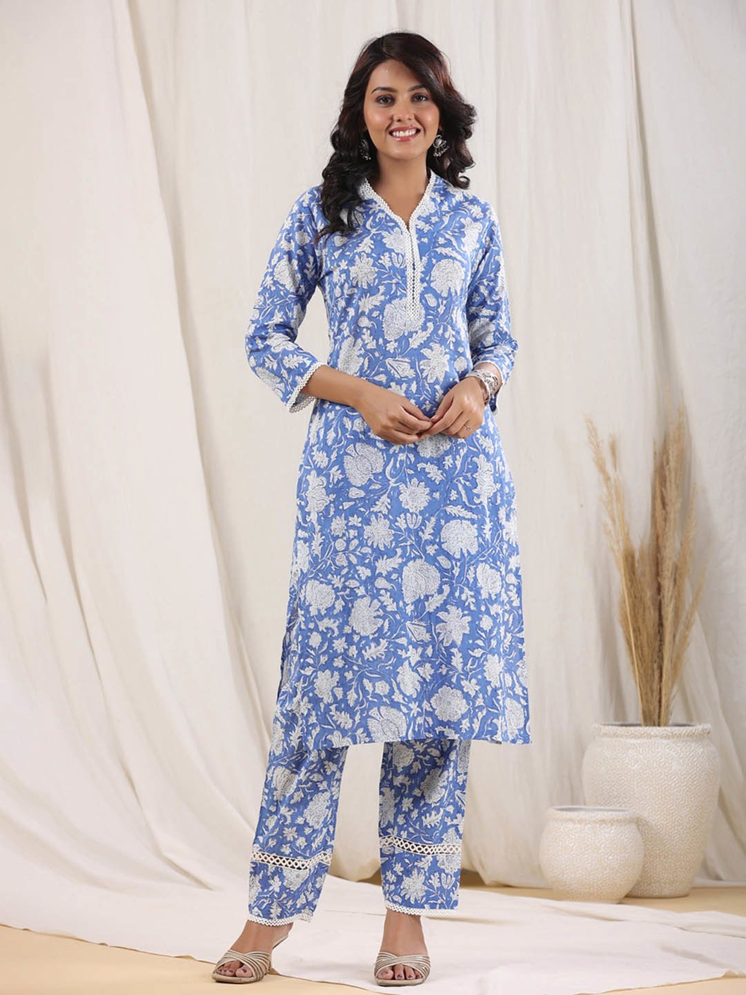 Women A-Line Printed Kurta With Pant Kurta Fabric Rayon Bottomwear Fabric  Rayon Fabric Rayon Sleeve