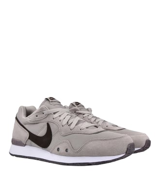 Grey clearance nike runners