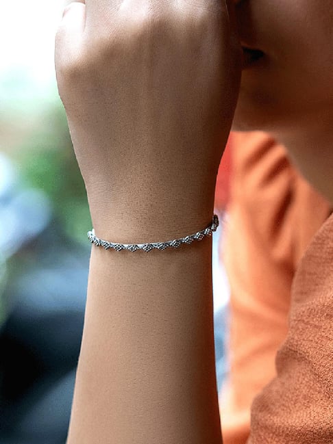 Buy Shaya Sterling Silver Antique Ammachis Bazaar Wala Bangle