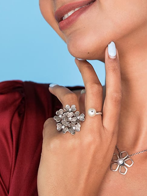 Buy Captivating Diamond Finger Ring Online | ORRA