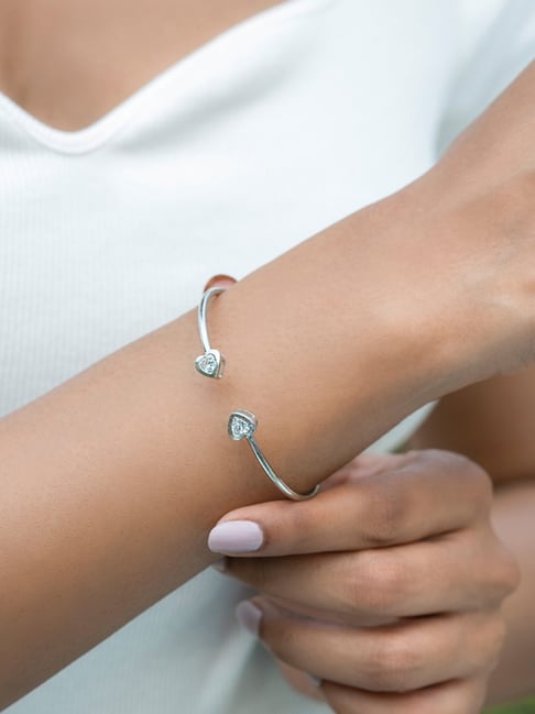 Buy Shaya 92.5 Sterling Silver A Cozy Shell-Ter Bracelet for Women Online  At Best Price @ Tata CLiQ