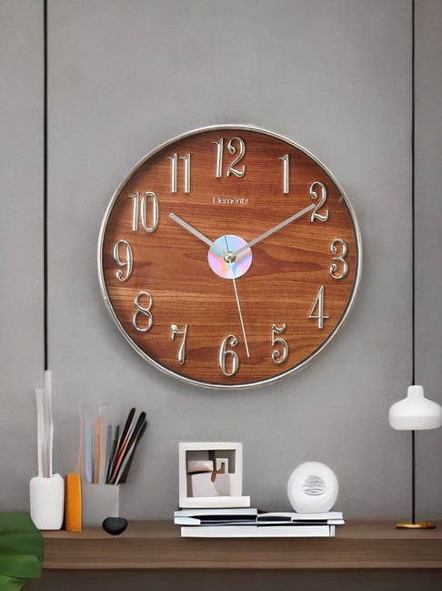 Colorsplash Beautiful Anime Wall Clock for Birthday and Anniversary Gift   Home Decore Size 30x30 CM