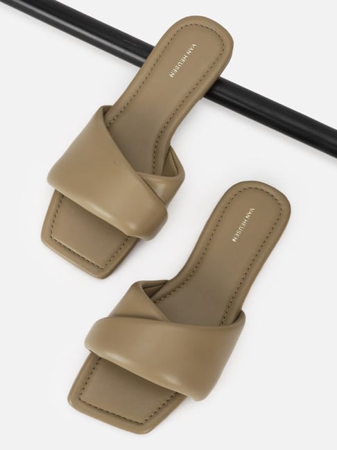 Van hot sale heusen sandals