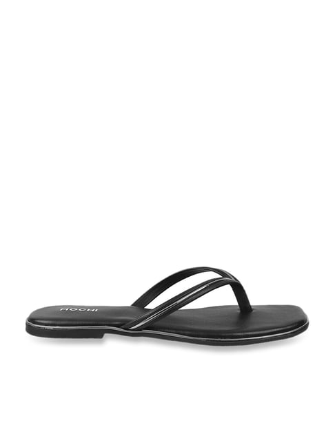 Mochi black cheap thong sandals