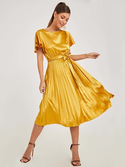 Buy Elia Batwing Pleated Midi Dress - Forever New