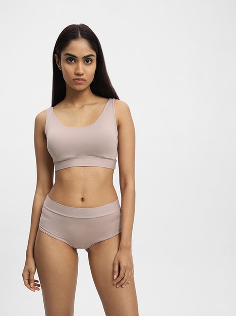 Wunderlove by Westside Beige Supersoft Non-Padded Bra Price in India, Full  Specifications & Offers